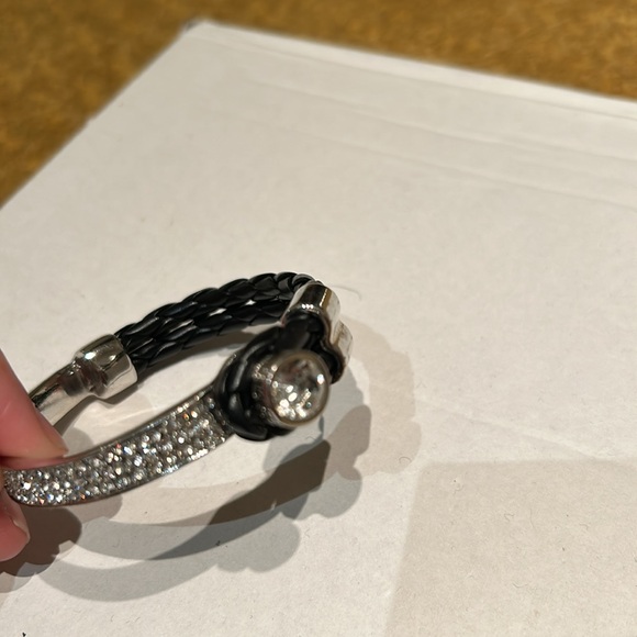 Guess Jewelled Bracelet💎 - Picture 4 of 5